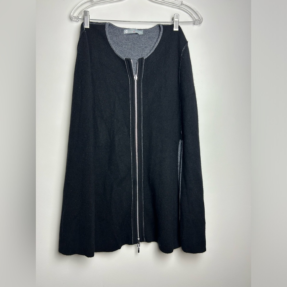 In2 by incashmere cashmere merino wool Black Gray Reversible Poncho Sweater S/M